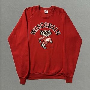 Vintage 90’s University of Wisconsin Crewneck Sweatshirt. Size L.